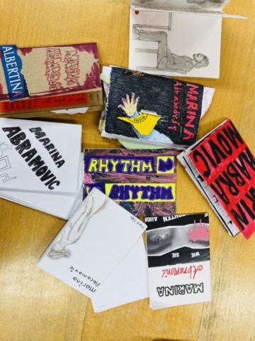 Ein Tag zu Marina Abramovic: Film, Ausstellungsbesuch, Zines gestalten