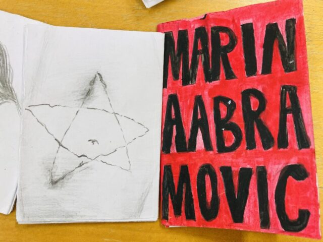 Ein Tag zu Marina Abramovic: Film, Ausstellungsbesuch, Zines gestalten